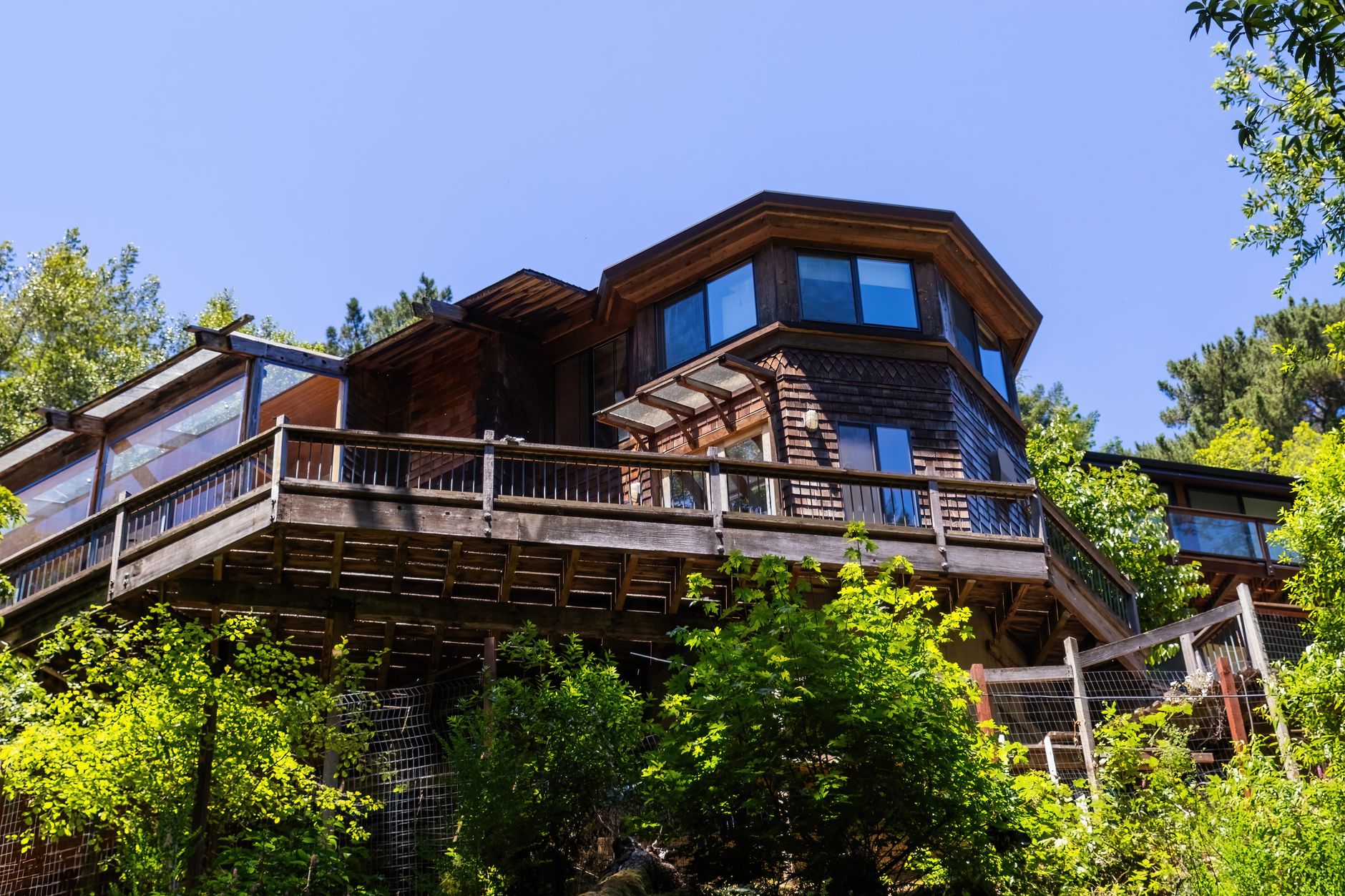 Exclusive luxury wilderness lodge deep in the Southern Alps of New Zealand